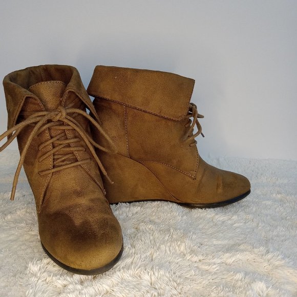 Fioni Wedge Booties - Picture 1 of 9